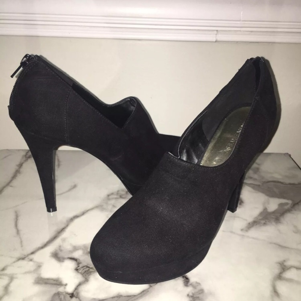 Nine West Black Bootie Heels - Picture 1 of 1
